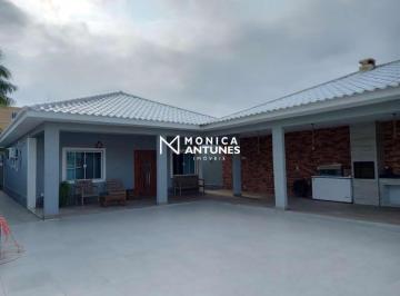 Casa · 200m² · 3 Quartos · 2 Vagas · Casa com Piscina e Área Gourmet à Venda na Barra de Maricá | 3 Quartos