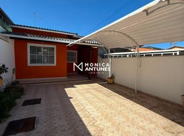 Casa · 240m² · 3 Quartos · 1 Vaga · Casa com Piscina e Área Gourmet à Venda em Itaipuaçu | 3 Quartos