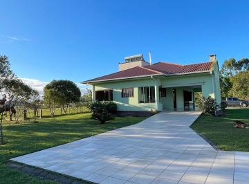 Rural · 210m² · 2 Quartos · 1 Vaga · Sítio no bairro Caverazinho
