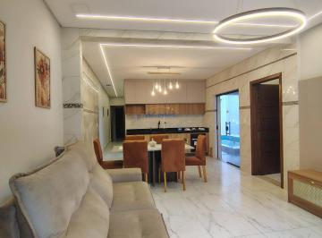 Casa · 157m² · 3 Quartos · 2 Vagas · Casa 3 dormitórios bem localizada próximo ao centro Caiçara!