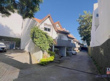 Casa · 190m² · 4 Quartos · 2 Vagas · Casa em Condomínio, com 4 Quartos, 2 vagas de garagem, Bairro Hugo Lange