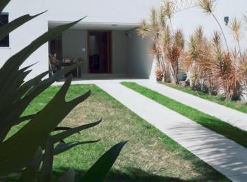 Casa · 161m² · 3 Quartos · 5 Vagas · Casa à venda no bairro Jardim Karaiba - Uberlândia - MG