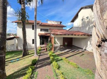 Casa · 443m² · 3 Quartos · 5 Vagas · Sobrado à venda no bairro cidade jardim - Uberlândia - MG
