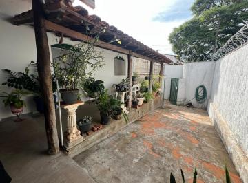 Casa · 432m² · 4 Quartos · 2 Vagas · Casa à venda no bairro Cidade Jardim - Uberlândia - MG