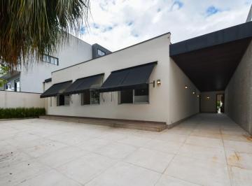 img0 · Casa para venda em Pacaembu com 3 quartos, sendo 3 suítes, 300m²