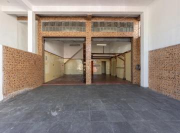 img0 · Casa para venda em Parque Santo Antônio com 5 quartos, 210m²