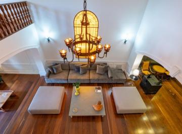 img0 · Casa para venda em Jardim Leonor com 3 quartos, sendo 3 suítes, 564m²