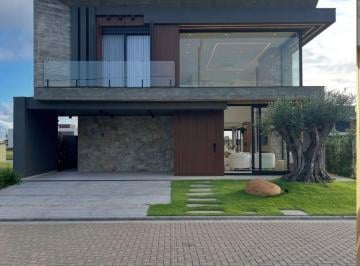 Casa de 4 quartos, Mogi das Cruzes · ARUÃ ECO PARK | 4 SUÍTES | ALTO PADRÃO | MOGI DAS CRUZES