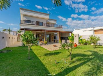 Casa · 280m² · 3 Quartos · 2 Vagas · Casa em condomínio para venda com 3 quartos, sendo 3 suítes, 280m²