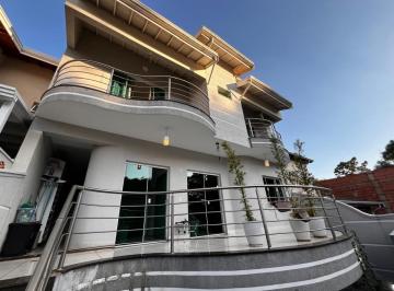 Casa · 305m² · 3 Quartos · 4 Vagas · Casa no condomínio JARDIM FLAMBOYANT para venda com 3 quartos, sendo 2 suítes, 305m²
