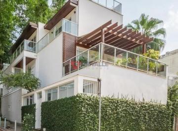 Casa · 586m² · 7 Quartos · 1 Vaga · Casa triplex à venda no Humaitá: 586m², 7 quartos, 1 vaga