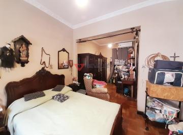 Casa · 325m² · 7 Quartos · 3 Vagas · Casa geminada Copacabana: sol, pedra, tradição, R$ 1.800.000