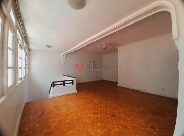 Casa · 276m² · 10 Quartos · 2 Vagas · Casa de Vila Clássica: Copacabana, 3 andares bem localizados