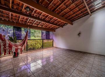 55839ec9-0f4b-4c61-832c-7193cffca56c · Deslumbrante casa para venda em Jardim Monte Kemel com 3 quartos, sendo 1 suíte, 172m²