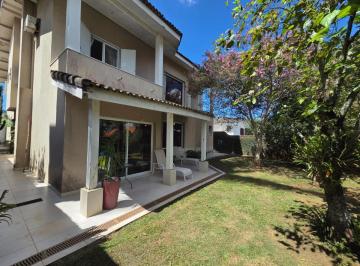 d2a6b9c2-f5a3-4ba7-bbdc-02f8fe73c324 · Casa no condomínio Morada dos Passaros para venda com 3 quartos, sendo 3 suítes, 302m²
