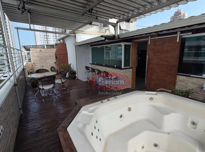Foto do imóvel - Cobertura duplex na Pompéia, em Santos, a poucas quadras da praia, em um dos bairros mais.