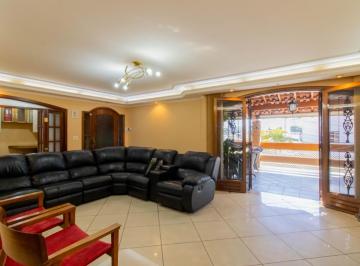 Casa · 331m² · 3 Quartos · 4 Vagas · Casa para venda em Vila Galvão com 3 quartos, 331m²