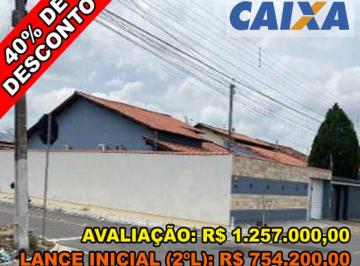 Casa de 2 quartos, Arapiraca · Casa com 1.161,03m² de área de terreno e 465,71m² de área privada - Arapiraca/AL