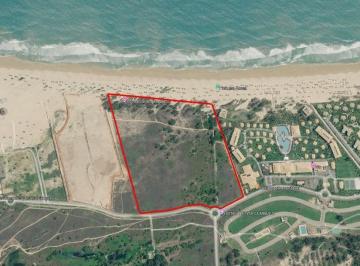 Terreno · 150000m² · Vendo terreno na Praia do Cumbuco com 150.000m² e 370m de frente mar.