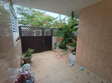 Casa de 2 quartos, São Vicente · Sobrado em localização privilegiada precisando de reforma