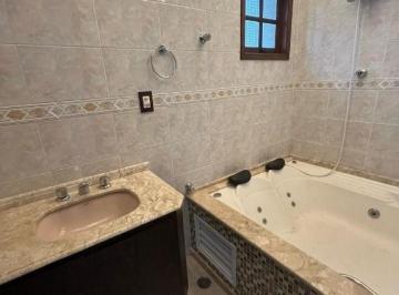 Casa · 90m² · 2 Quartos · 2 Vagas · Sobrado para locação e Venda em condomínio fechado com 2 suítes, sótão e 2 vagas no Bom Clima