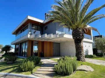 Casa de 4 quartos, Indaiatuba · Casa em Jardim Veneza - Indaiatuba - SP em condomínio fechado de alto padrão