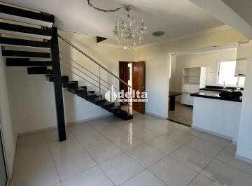 Apartamento · 180m² · 3 Quartos · 2 Vagas · Apartamento cobertura com 3 quartos, sendo 1 suíte, disponível para venda no bairro Patrimônio, em U