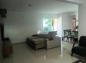 Apartamento · 110m² · 3 Quartos · 2 Vagas · Apartamento 3 quartos sendo 1 suíte disponível para venda no bairro Jardim em Uberlândia-MG