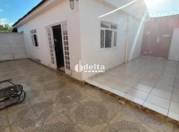 Casa · 250m² · 3 Quartos · 2 Vagas · Casa com 3 quartos disponível para venda no bairro Alto Umuarama em Uberlândia MG