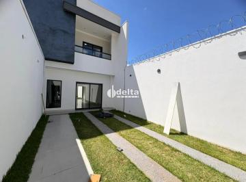 Casa · 150m² · 3 Quartos · 2 Vagas · Casa residencial com 3 quartos sendo 1 suíte disponível para venda no bairro Alto Umuarama em Uberlâ