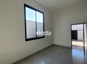 Casa · 250m² · 3 Quartos · 2 Vagas · Casa com 3 quartos sendo 1 suíte disponível para venda no bairro Aclimação em Uberlândia MG