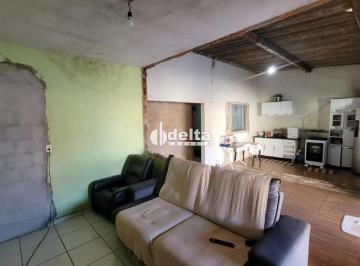 Casa · 250m² · 3 Quartos · 6 Vagas · Casa com 3 quartos  disponível para venda no bairro Jardim Europa em Uberlândia-MG