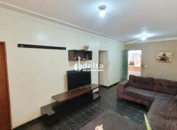 Casa · 300m² · 3 Quartos · 8 Vagas · Casa com 3 quartos disponível para venda no bairro Minas Gerais em Uberlândia-MG