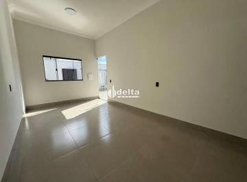 Casa · 250m² · 3 Quartos · 2 Vagas · Casa com 3 quartos sendo 1 suíte disponível para venda no bairro Laranjeiras em Uberlândia-MG