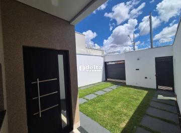 Comercial · 150m² · 3 Quartos · 2 Vagas · Casa com 3 quartos disponível para venda no bairro Novo Mundo em Uberlândia-MG