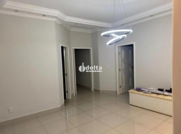 Casa · 530m² · 3 Quartos · 3 Vagas · Casa com 3 quartos sendo suíte disponível para venda no bairro Luizote de Freitas em Uberlândia-MG