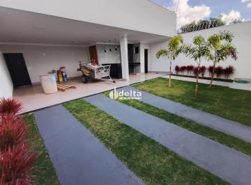 Casa · 250m² · 3 Quartos · 3 Vagas · Casa residencial com 3 quartos sendo 1 suíte disponível para venda no bairro Jardim Patrícia em Uber