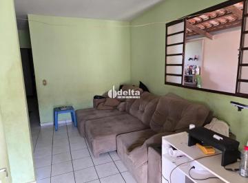 Casa · 250m² · 3 Quartos · 4 Vagas · Casa com 3 quartos disponível para venda no bairro Jardim Holanda em Uberlândia-MG