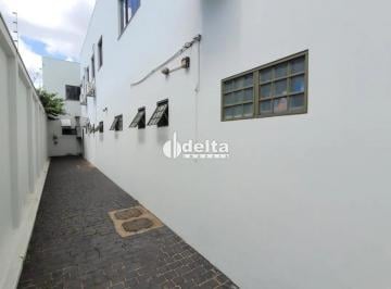 Comercial · 4100m² · 10 Vagas · Prédio comercial disponível para locação no bairro Bom Jesus em Uberlândia-MG
