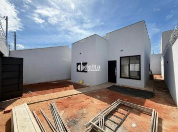 Casa · 250m² · 3 Quartos · 3 Vagas · Casa com 3 quartos sendo 1 suíte, disponível para venda no bairro Laranjeiras em Uberlândia-MG