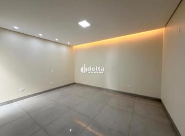 Casa · 300m² · 4 Quartos · 2 Vagas · Casa com 4 quartos sendo 1 suíte disponível para venda no bairro Santa Mônica em Uberlândia-MG