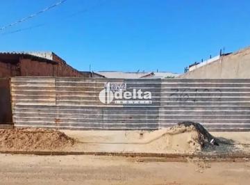Terreno · 335m² · Terreno comercial disponível para venda no bairro Jardim Sucupira, em Uberlândia-MG