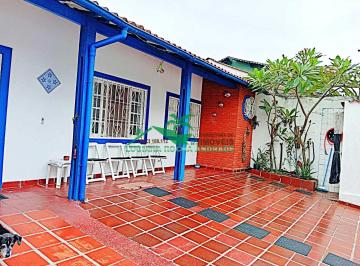 Casa · 134m² · 3 Quartos · 3 Vagas · Casa com 3 Suítes Lado Praia, em  Mongaguá!
