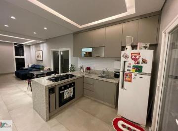 Foto 01 · Imóvel de Luxo à Venda em Cuiabá-MT: Casa com 2 Quartos, 1 Suíte, 1 Sala, 2 Banheiros, 2 Vagas de Ga