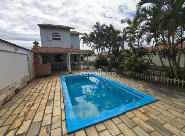 49a649fc778f989cc59021e989abeeb4fb2ea558 · Casa com 4 dormitórios à venda, 217 m² por R$ 700.000,00 - Cordeirinho - Maricá/RJ