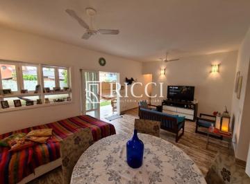 Casa de Luxo à Venda em Barra do Una, São Sebastiã · Casa de Luxo à Venda em Barra do Una, São Sebastião-SP  4 Quartos, 3 Suítes, 2 Salas  2 Vagas  181,4