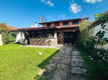 Foto 01 · Ótima casa com 3 dormitórios, mezanino e espaço gourmet, na praia do Lázaro em Ubatuba!