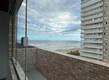qrebmt02ogyxnde4mdhinti1_md · Apartamento Cobertura Duplex, sala com vista mar, 2 quartos, 155m².