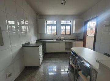Casa de 3 quartos, Jandira · Casa Ampla com 200 m², 3 Quartos, Suíte e 2 Vagas em Jandira!