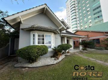 Casa · 184m² · 5 Quartos · 1 Vaga · Sobrado no Centro de Tramandaí
